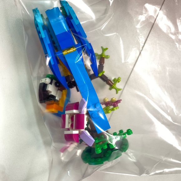 Lego Creator 3 in 1 Exotic Parrot Building Toy Set 31136 - Picture 5 of 5